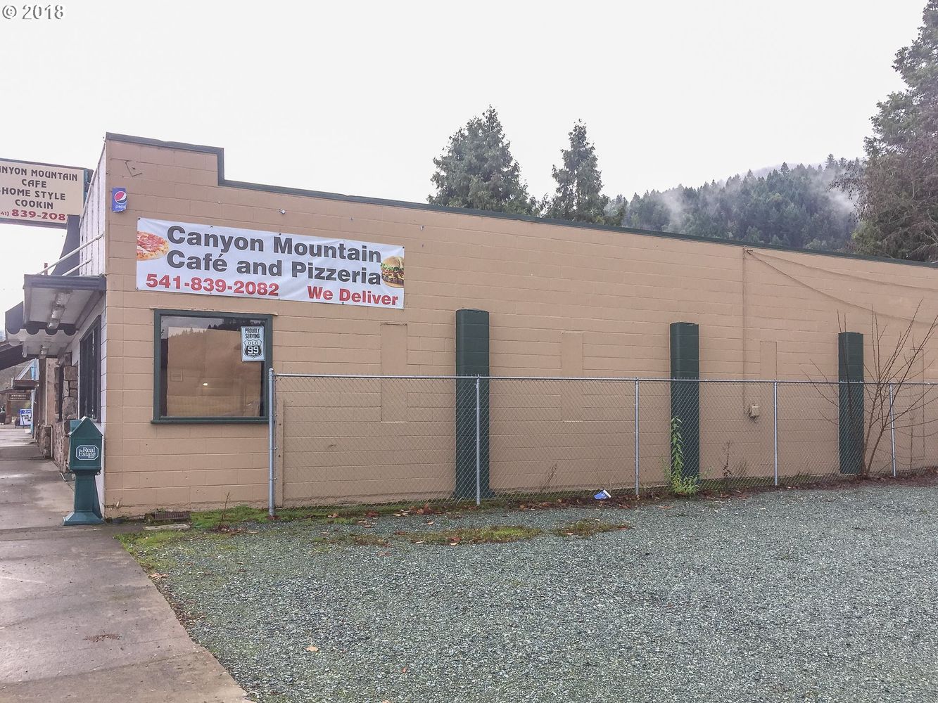 412 S Main St, Canyonville, OR 97417